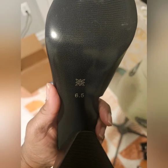 BCBGeneration Trina Elegant Black Slingback Block Heels New W/O Box Sz 6.5 - Picture 6 of 12